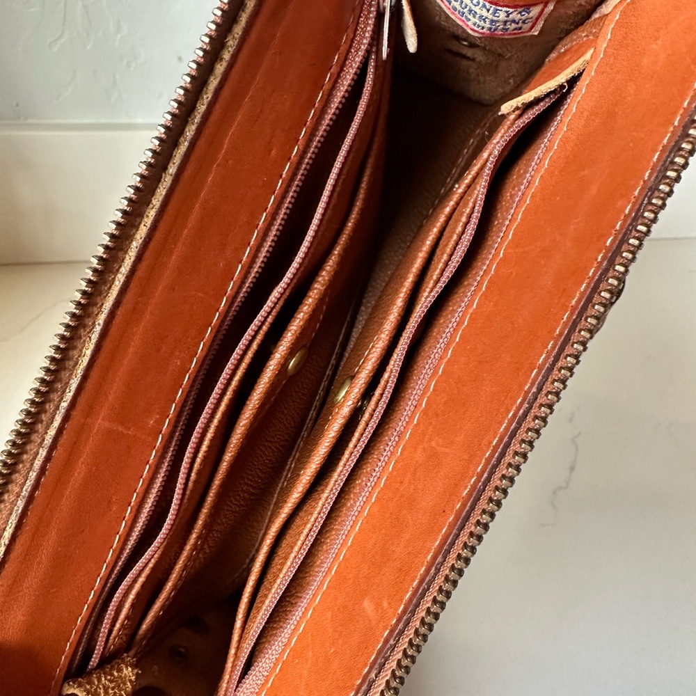 Vintage Dooney & Bourke Tan Crossbody Bag with Pebbled Leather-Made in USA - Picture 11 of 11